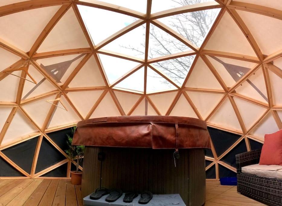 Romantic Treehouse With Hot Tub & Bbq Lodge Praze an Beeble Eksteriør bilde