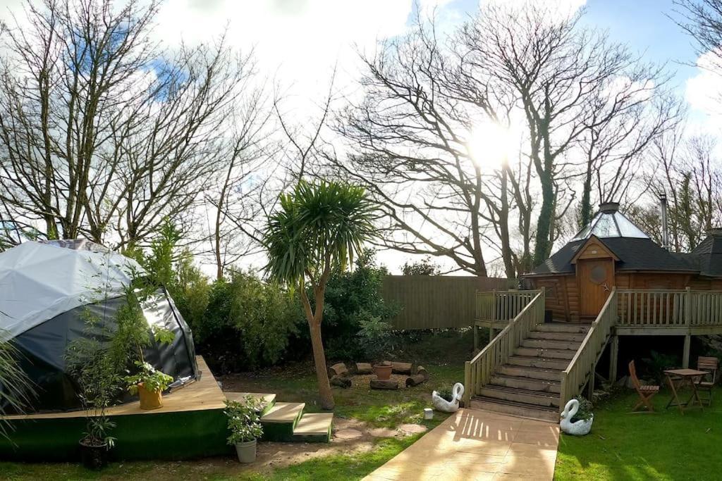 Romantic Treehouse With Hot Tub & Bbq Lodge Praze an Beeble Eksteriør bilde
